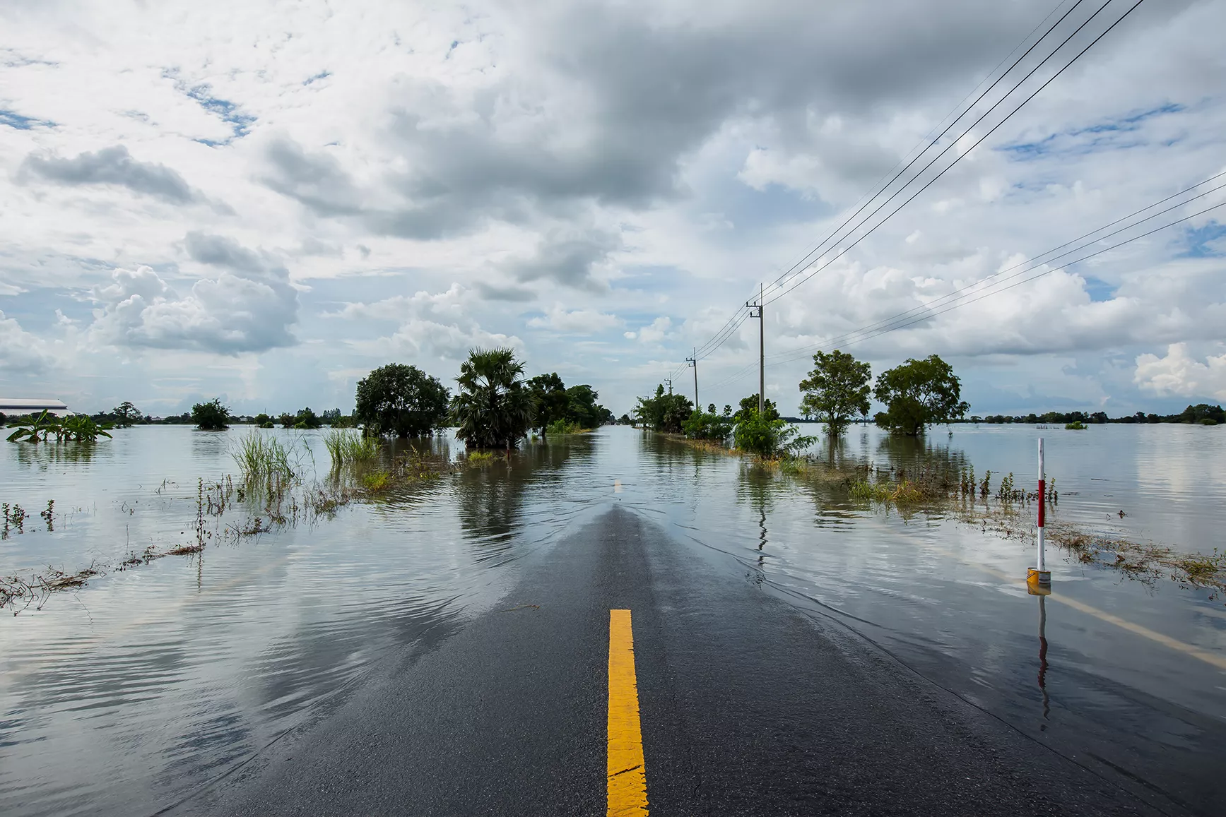 Carretera inundada després d'una tempesta