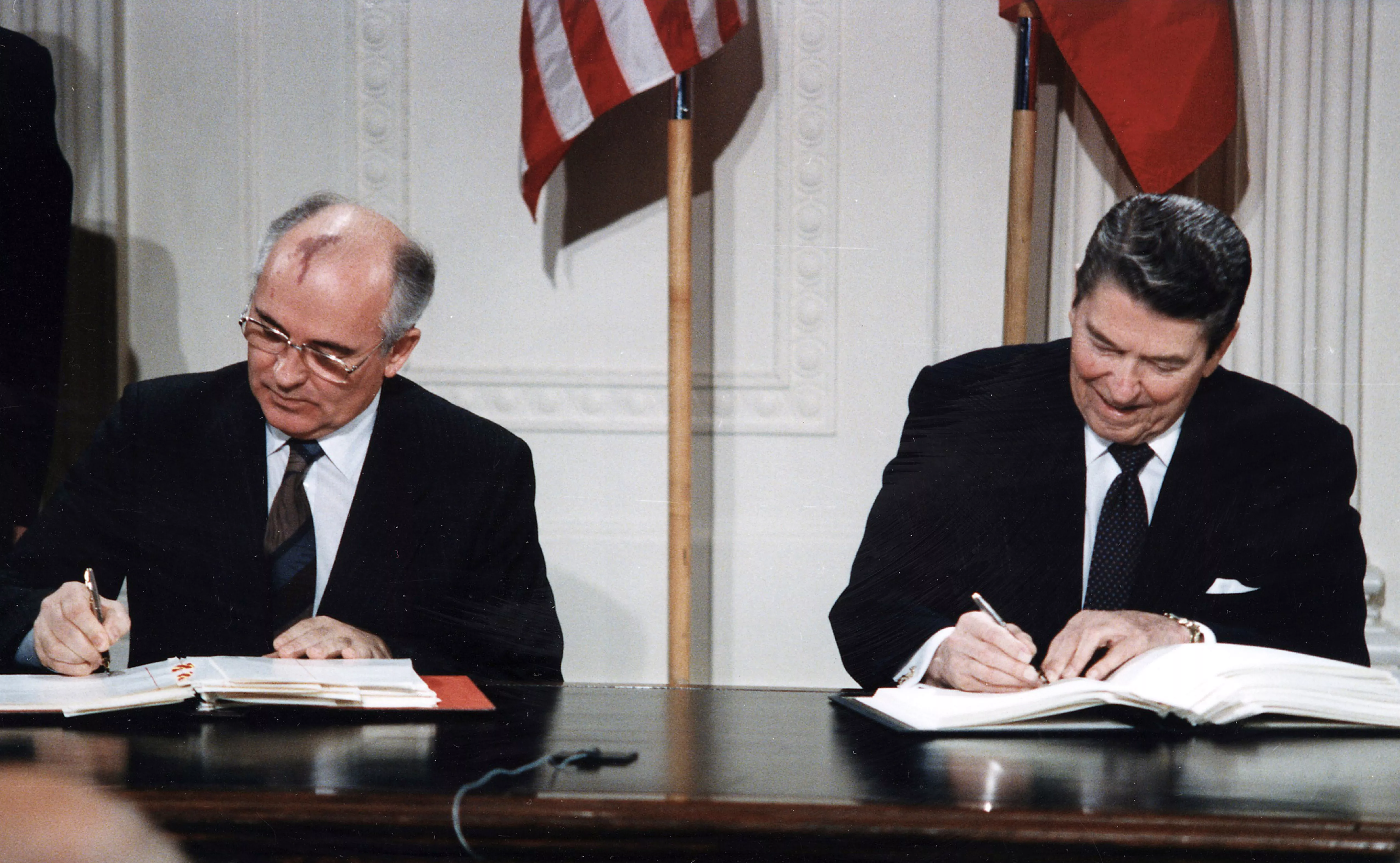 Gorbachov i Reagan a la Casa Blanca, l'any 1987