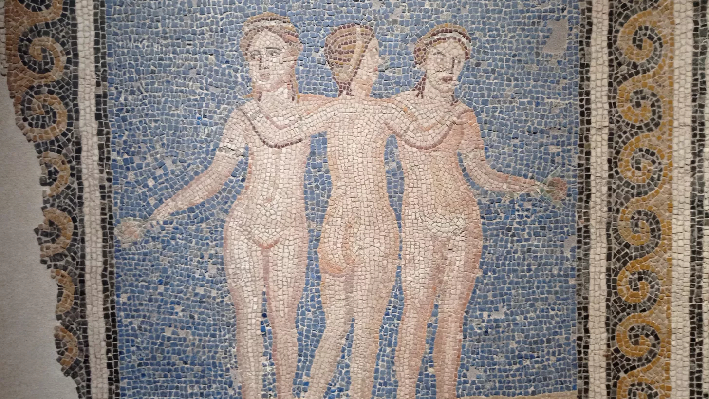 Mosaic de les Tres Gràcies, trobat a Bàrcino