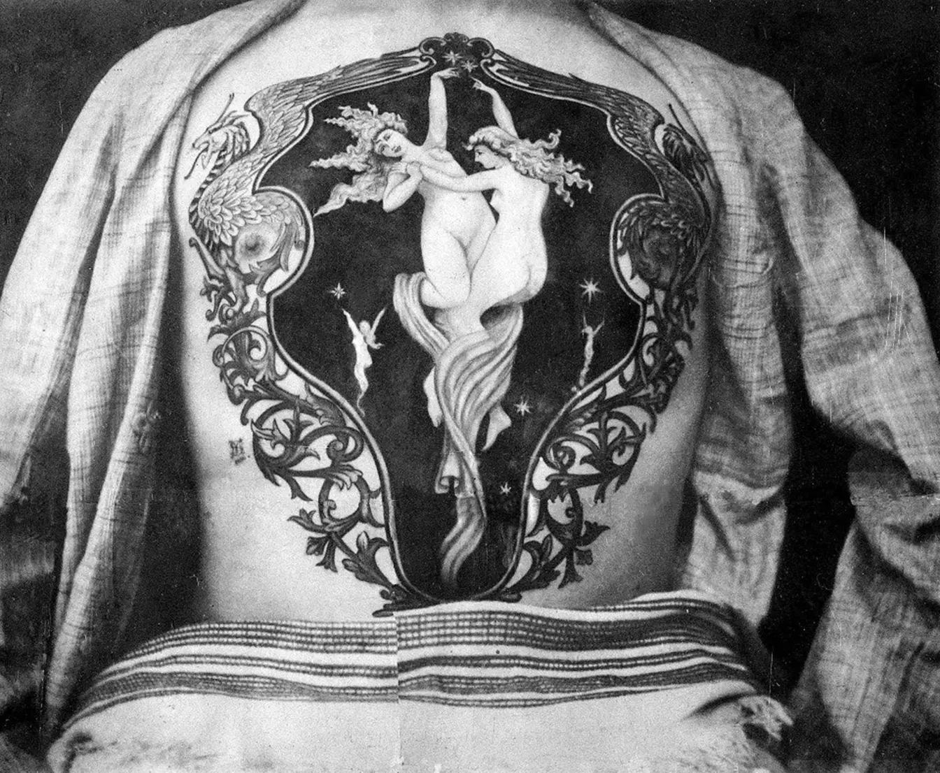 L'art del tatuatge de Sutherland Macdonald