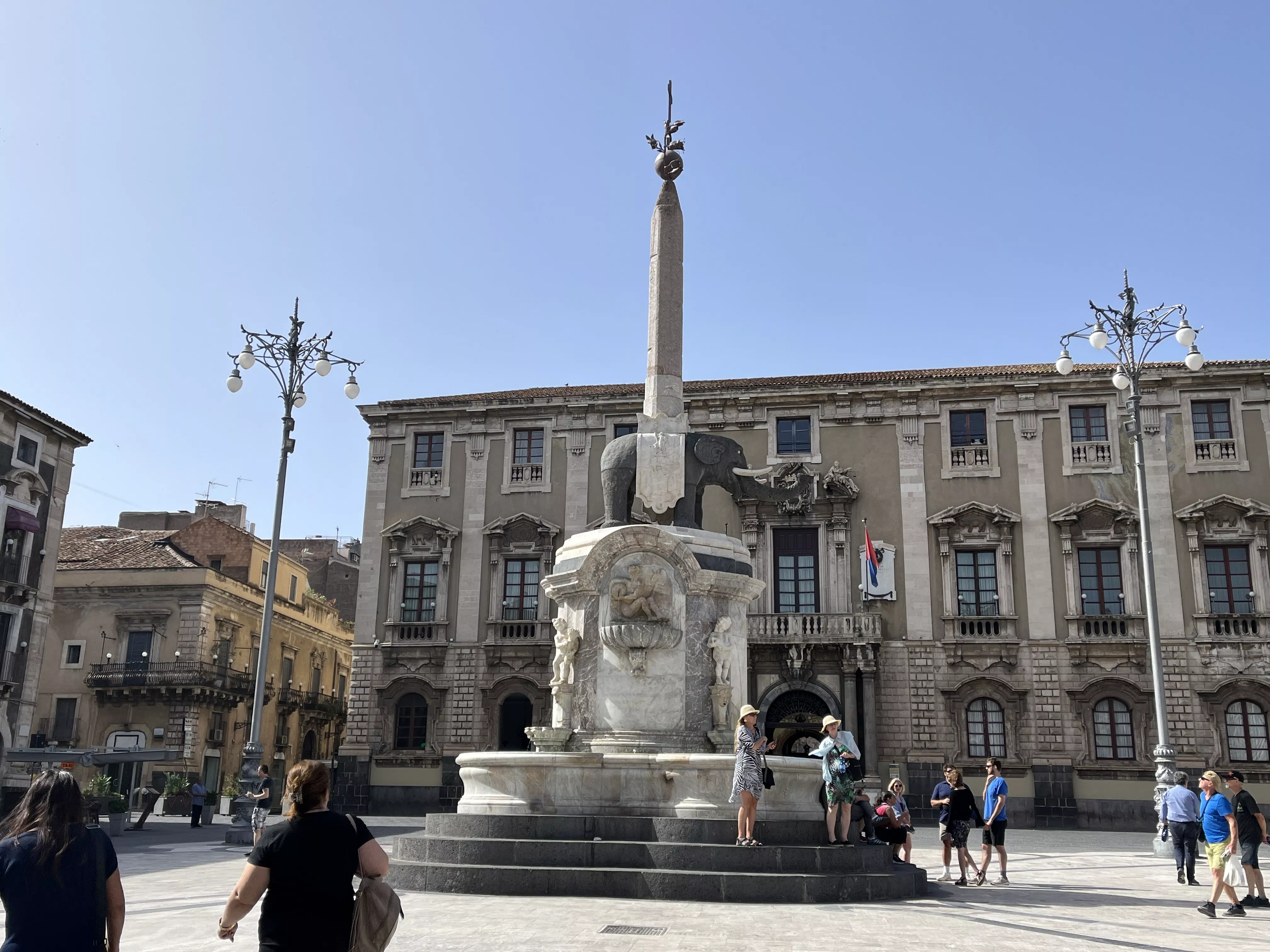 La font de l'Elefant, a la piazza Duomo