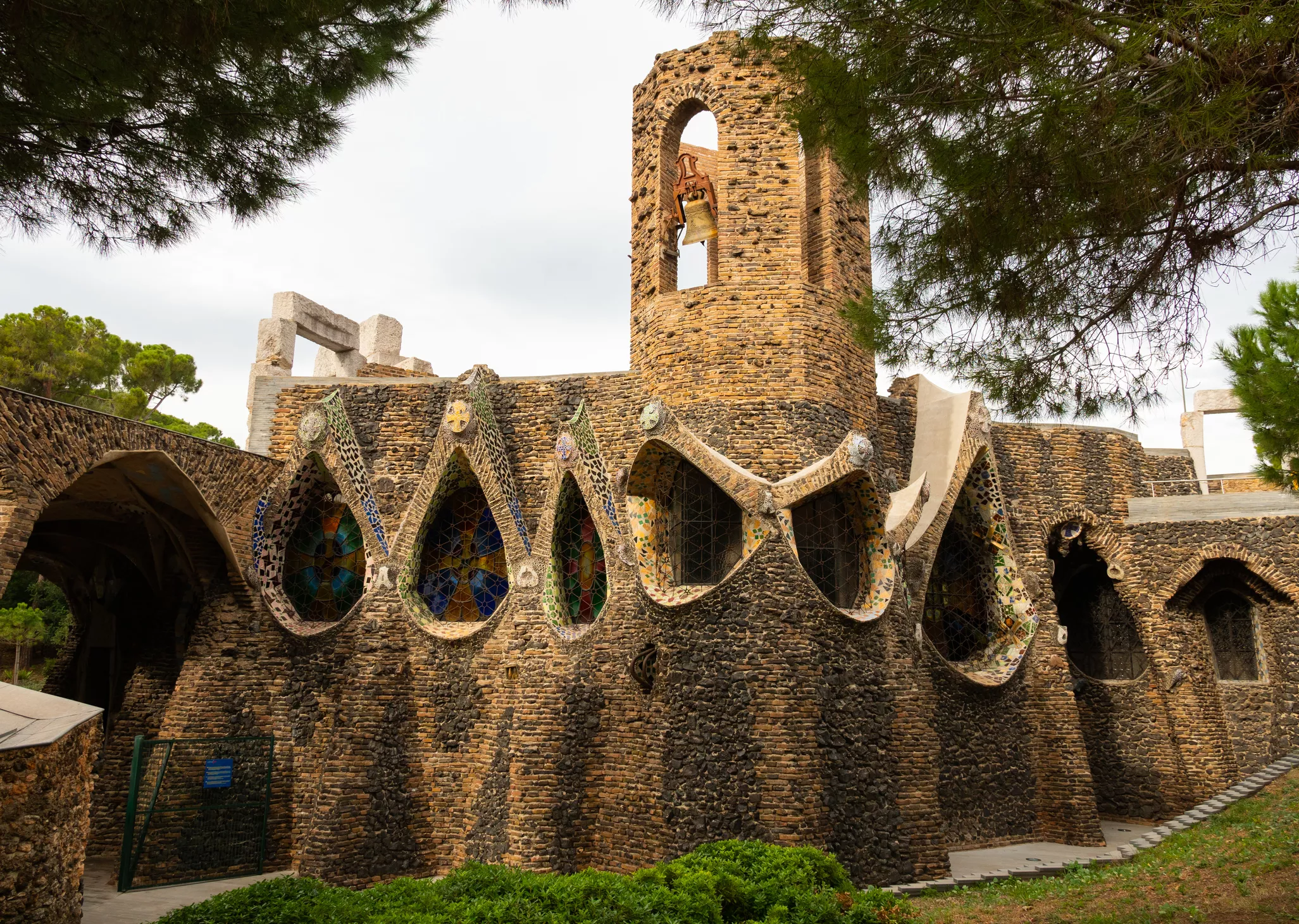 La Cripta de la Colònia Güell, obra destacada d'Antoni Gaudí