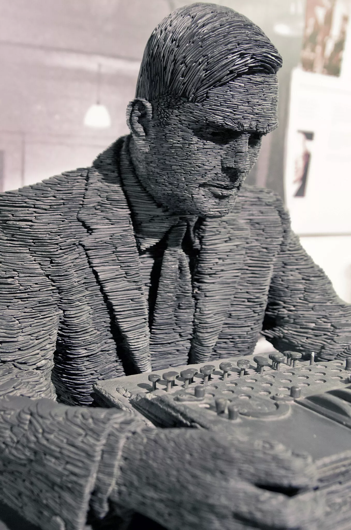 Estàtua d'Alan Turing situada a Bletchley Park (Buckinghamshire)