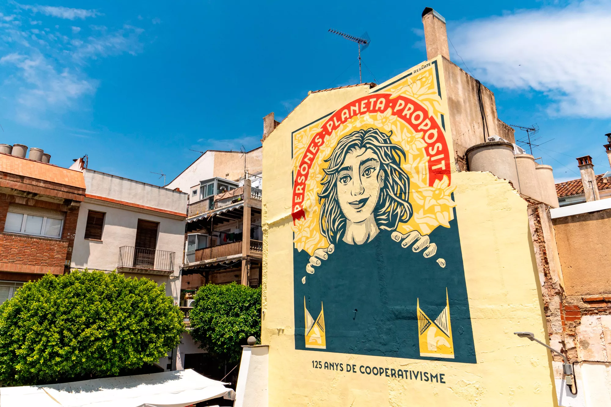 El mural 'Persones. Planeta. Propòsit', a Mataró, és el punt de partida de la ruta cooperativa dels 125 anys del cooperativisme català