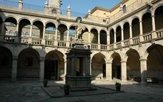 Façana de la seu de l'Institut d'Estudis Catalans, Barcelona