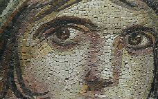 Fragment del mosaic 'La noia gitana' al Museu de Zeugma -  Durova