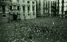 La proclamació de la Segona República a la plaça Sant Jaume