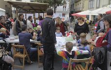 Taller infantil en la Fira de Sant Lluc d'Olot -  Ajuntament d'Olot