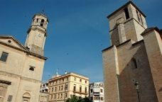 Esglésies de l'Espluga de Francolí: Sant Miquel a la dreta, i església nova a l'esquerra